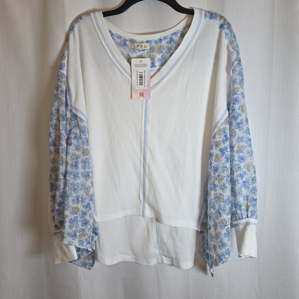 New POL V Neck Long Sleeve Women's Knit Pullover with Lace Detail Small
